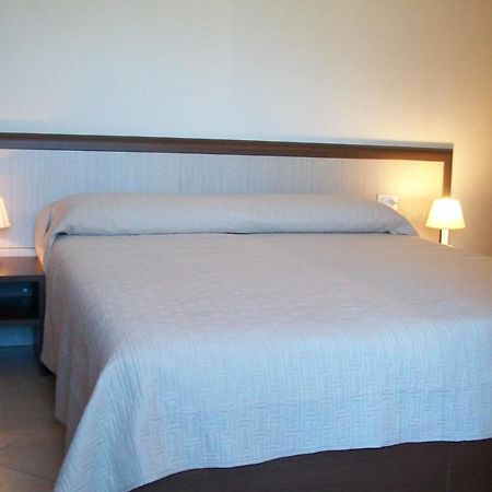 Domo - Guest-House Il Nespolo Fiorito Bed and Breakfast Orosei Buitenkant foto